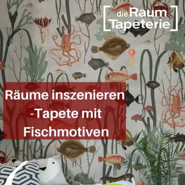 Vliestapete mit detaillierten Fischzeichnungen in gedeckten Farben auf hellem Grund im Retro-Look.